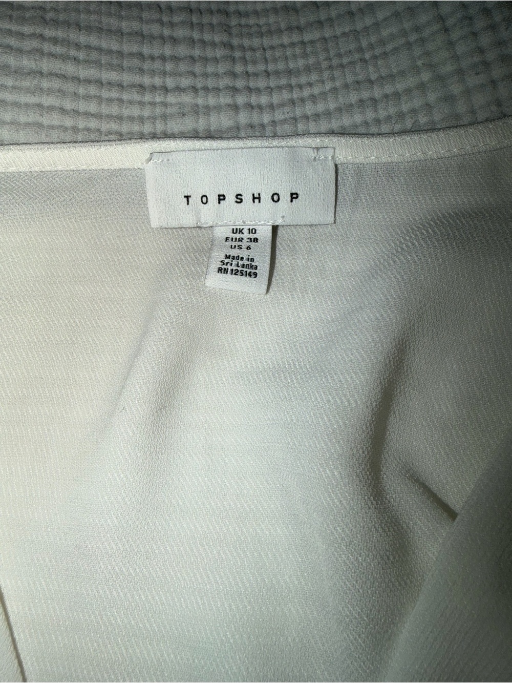 Topshop Cream V-Neck Button Front Peplum Blouse - Picture 4 of 5